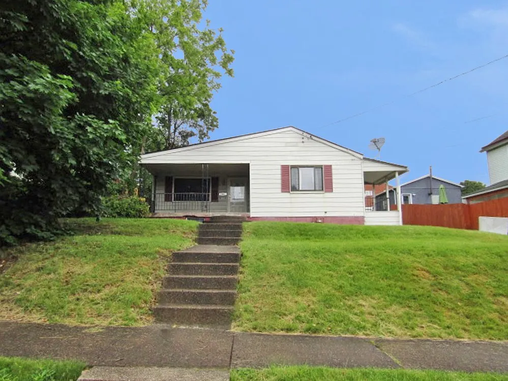 945 Roup Ave photo 1