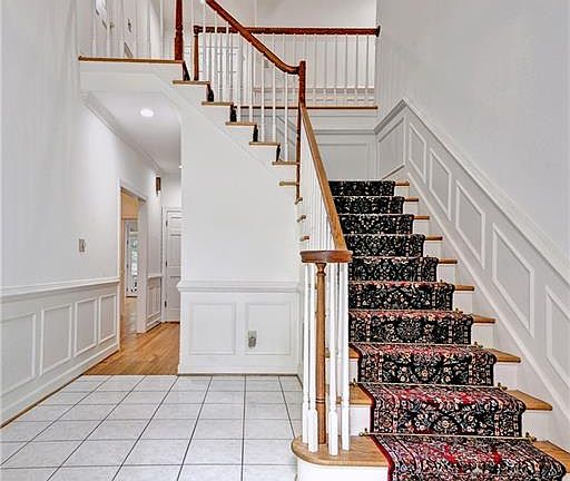 3rd image of 116 Cove Point Ln