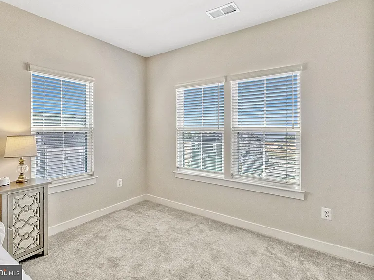 1669 Dunnington Pl — Photo 32