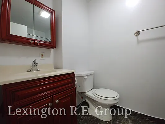 Rented by Lexington Real Estate Group | media 42