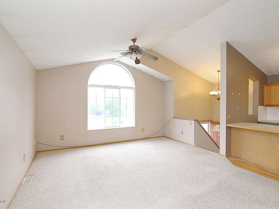 4th image of 450 6th St NE