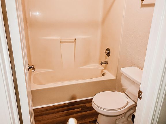 3rd image of 235 Vista Cir APT 3