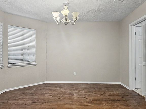 3rd image of 22511 Braken Manor Ln