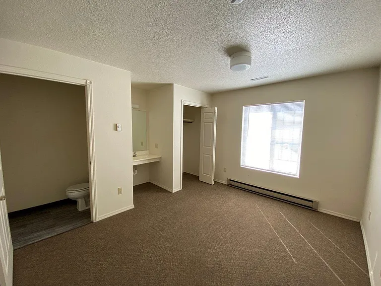 Highland Apartments — Photo 7