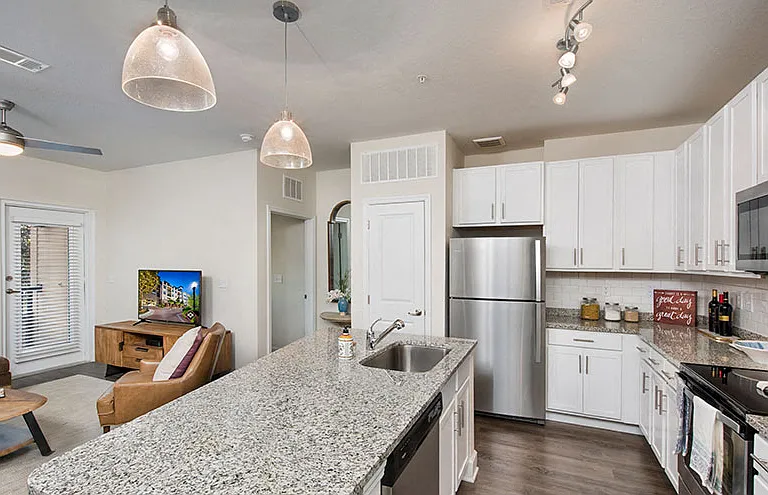 Southtowne Apartments — Photo 6