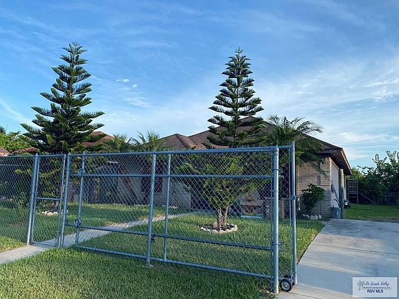 2nd image of 7036 Laguna Azul Dr