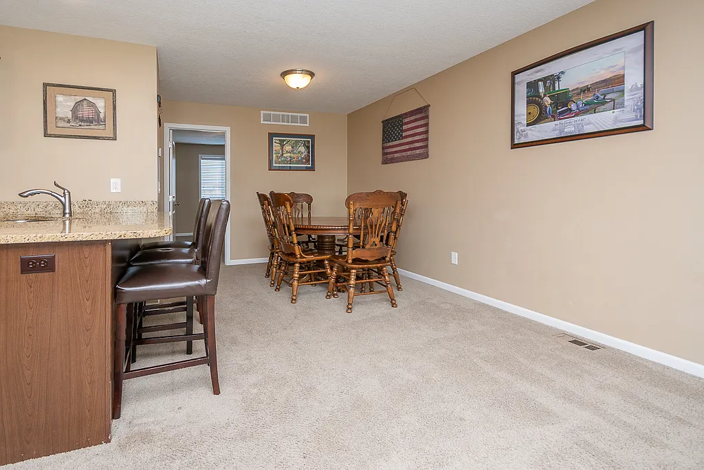4 bed, 1650 sqft, $2,250 — Photo 1