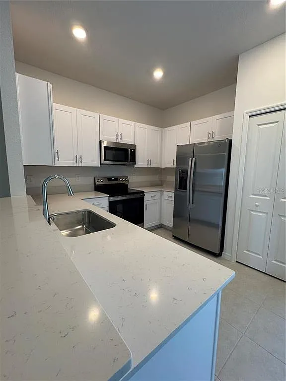 3 bed, 2.5 bath, 1666 sqft, $2,150 — Photo 4