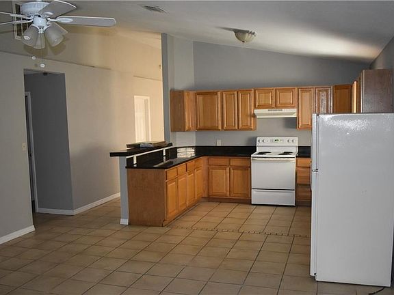 3rd image of 3618 Whittier St