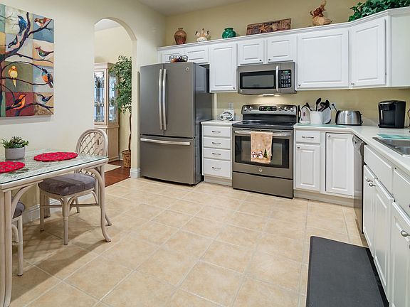 5th image of 1551 Bridgeport Cir