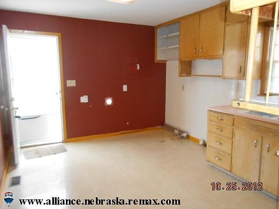 3rd image of 5053 Holdrege St