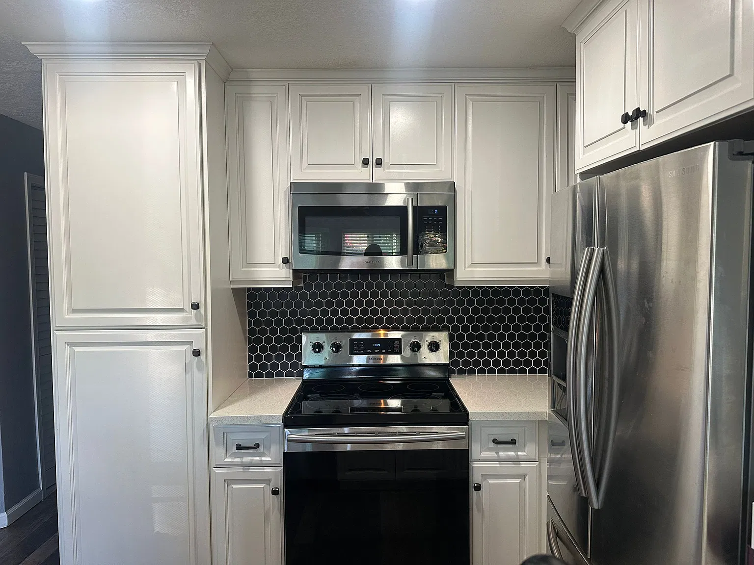 2 bed, 881 sqft, $2,500 — Photo 2