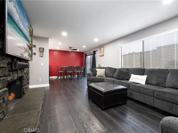 366 Flower Ln, Vista, CA 92083