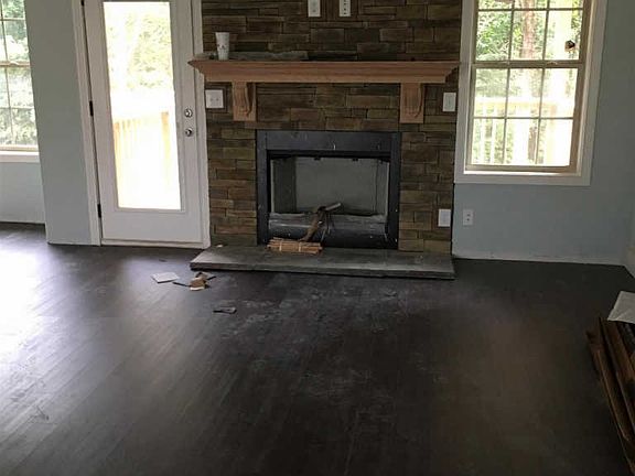 3rd image of 3556 Aurora Dr