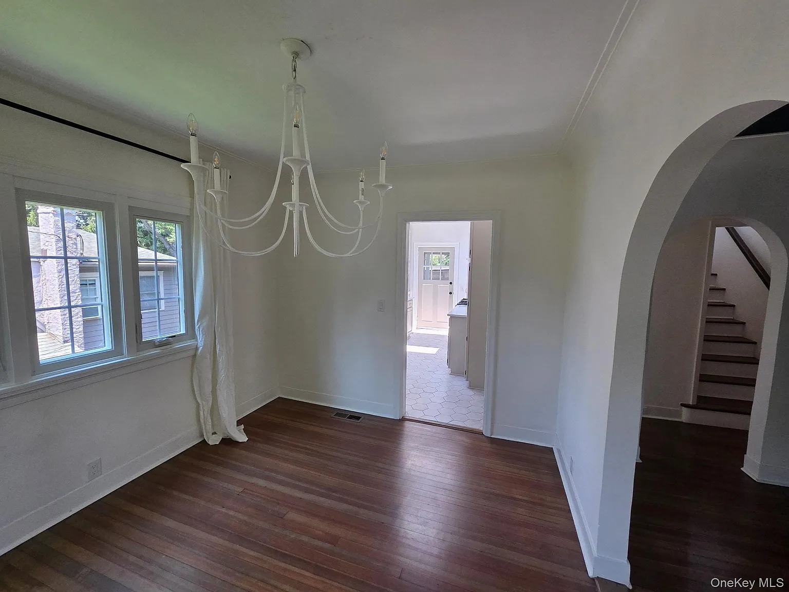 4 bed, 2.0 bath, 2000 sqft, $10,000 — Photo 4