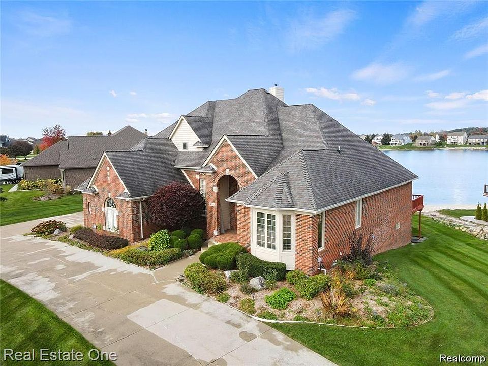 537 Eastlake Trl, Oxford, MI 48371 MLS 20230035716 Zillow