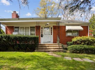 69 Summer St, New Canaan, CT 06840