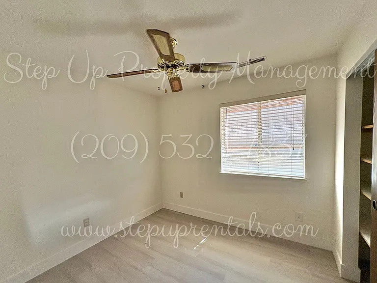 19046 Digger Pine St — Photo 10