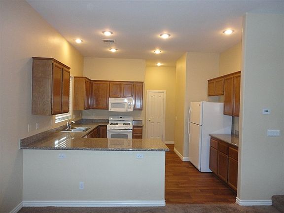 5th image of 10390 Cherry Brook St