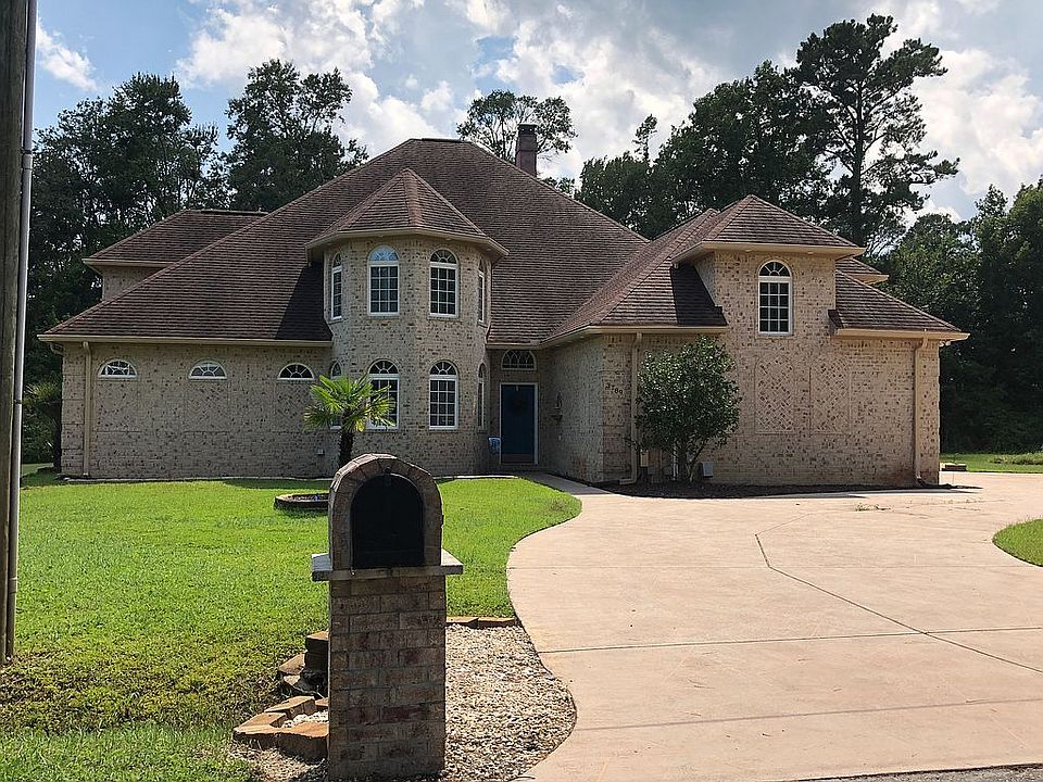 1st image of 3789 Roberta Ln