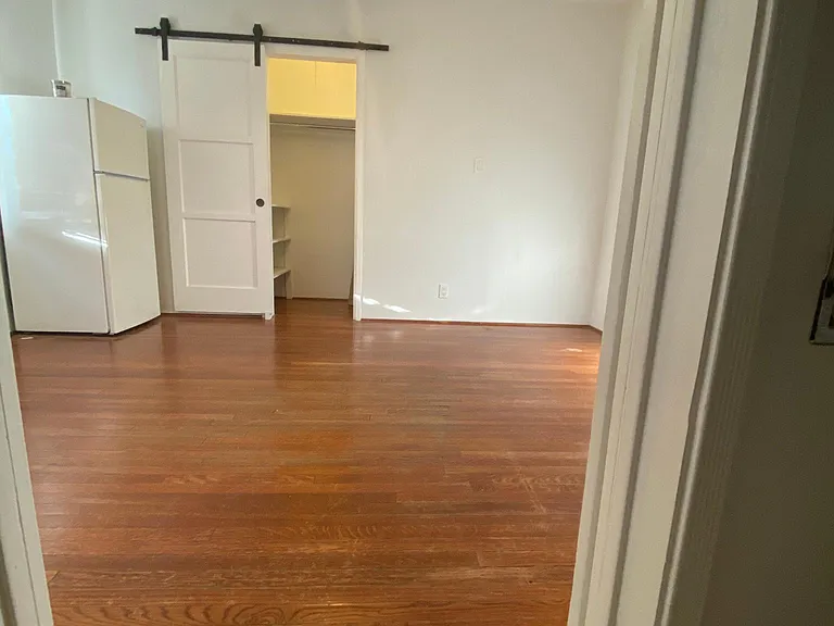 485 Lewis St — Photo 18