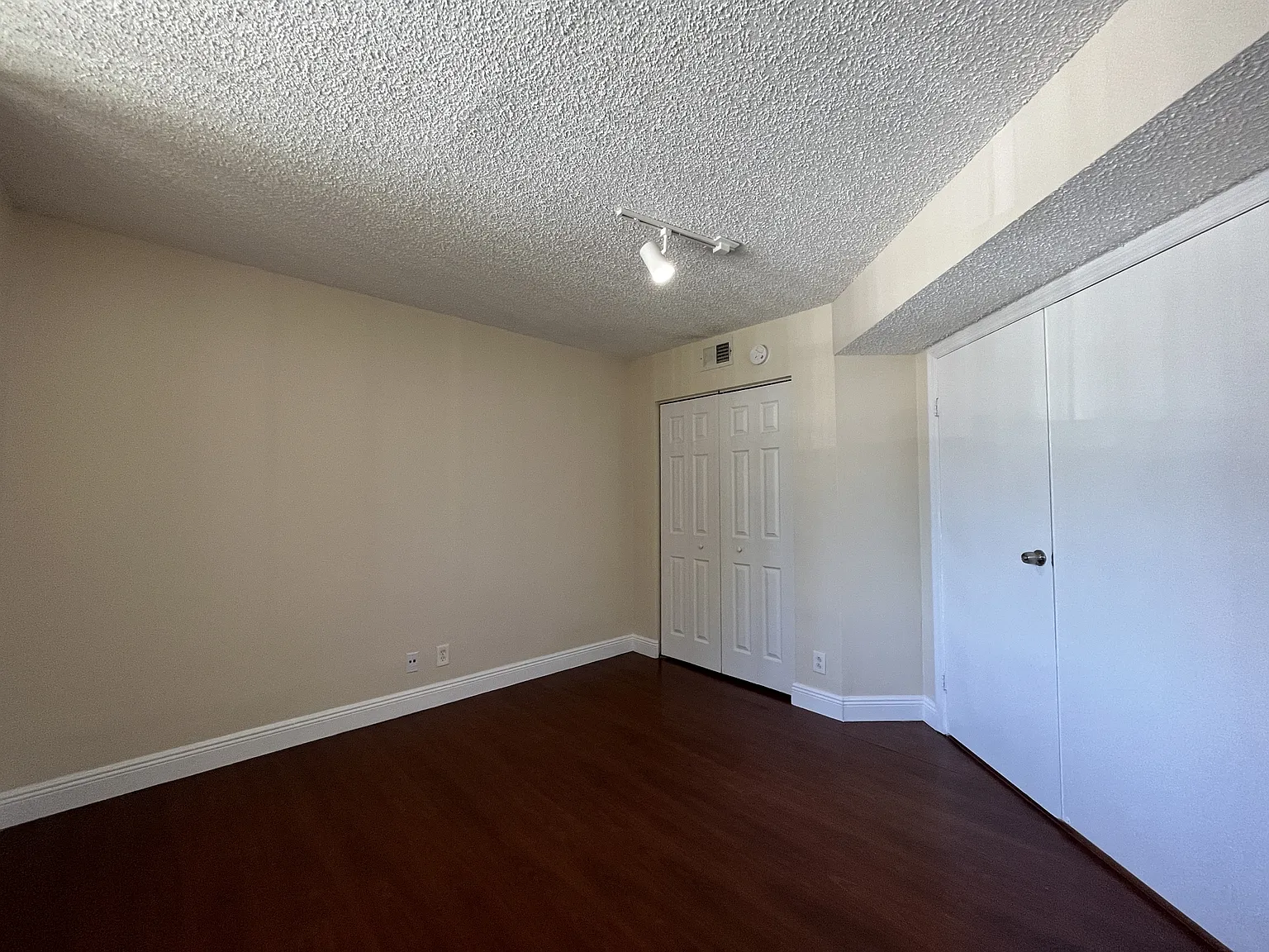 4015 W McNab Rd — Photo 4