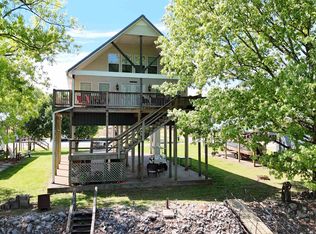 215 Cypress Pond Cv, Decaturville, TN 38329