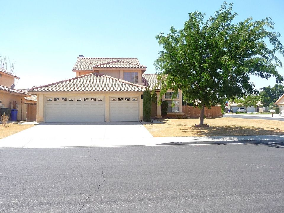 1st image of 12680 Pinyon Pine Ct