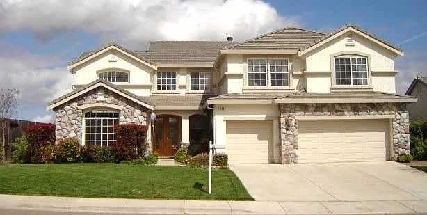 Gorgeous 5 Bedroom Estate Home