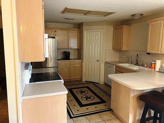 5th image of 4506 Oak Grove Ct