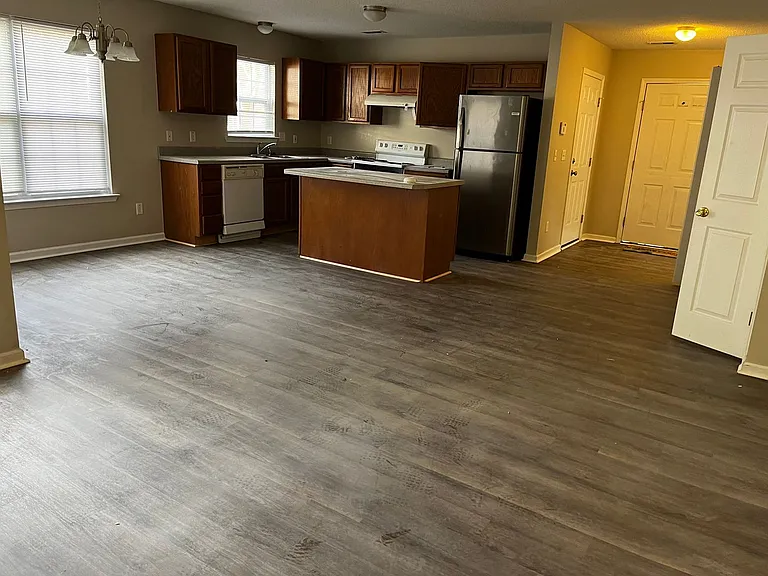 4712 Corena Dr — Photo 11