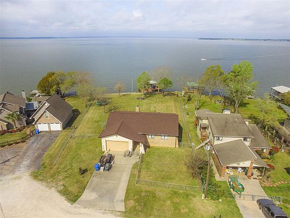 3rd image of 240 High Meadow Dr