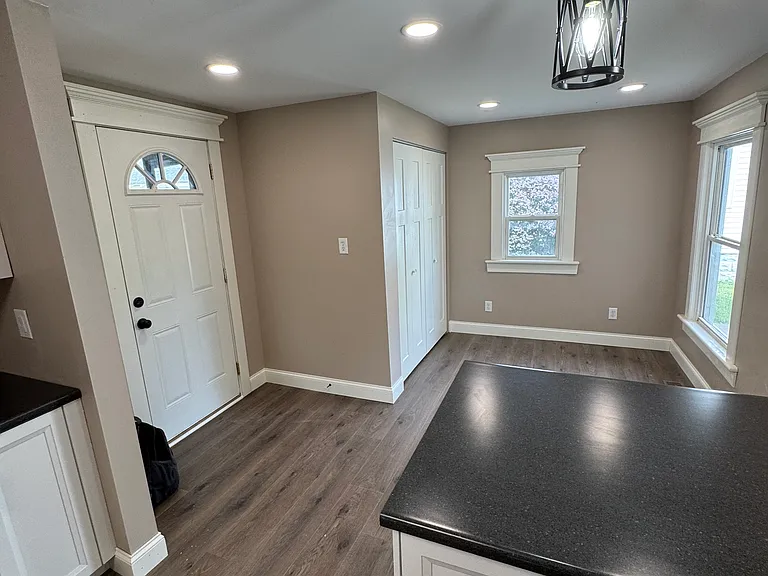 452 W Adams St #1 — Photo 16