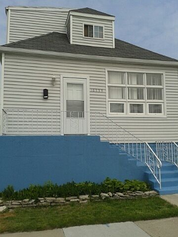 1st image of 10339 S Hoxie Ave