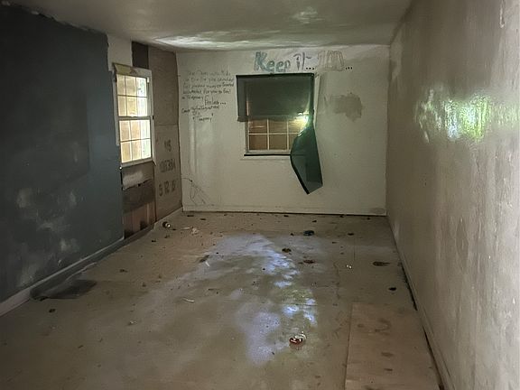 5th image of 1335 N Rosedale Ave