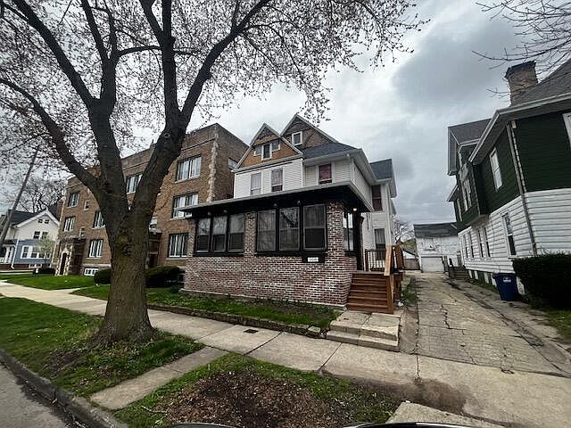 1st image of 1040 College AVENUE