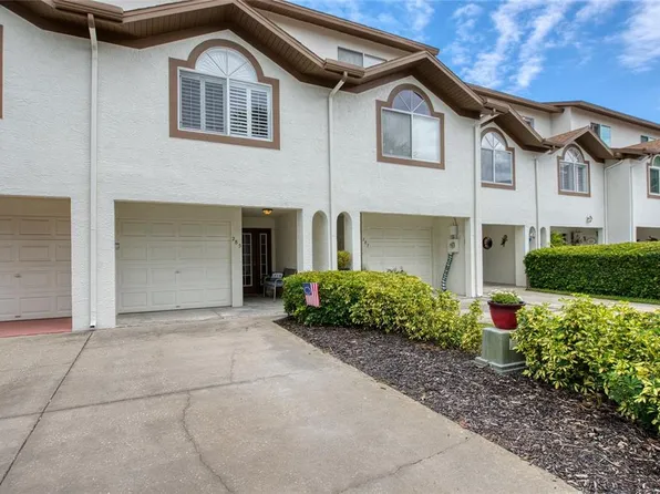 285 Madeira Cir, Tierra Verde, FL 33715