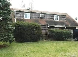 54 Manhasset Ave, Selden, NY 11784
