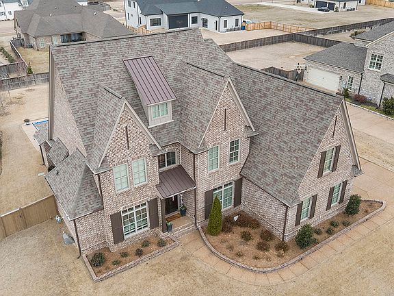 3rd image of 4435 Parish Row