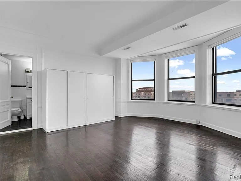 2900 E Jefferson Ave #D601 — Photo 10
