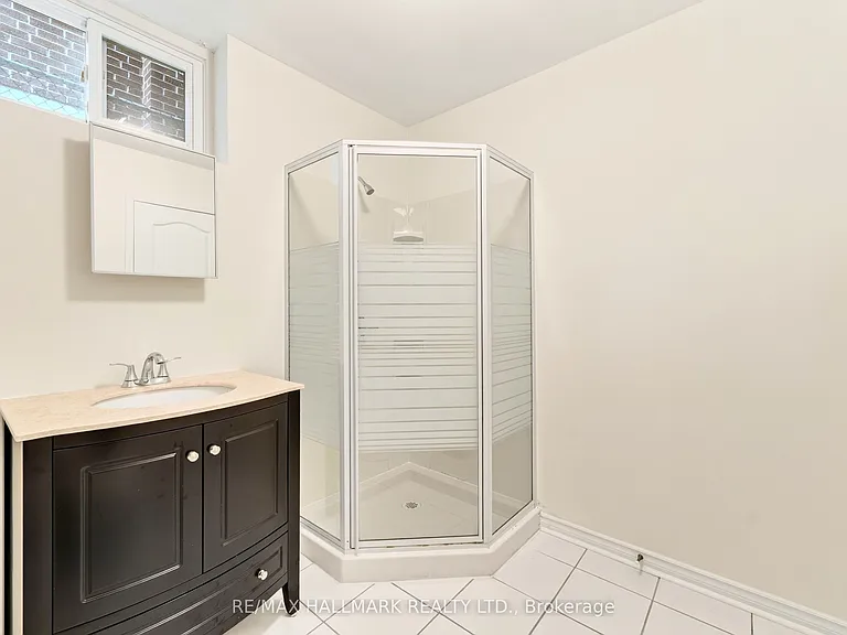 402 Kingston Rd — Photo 13