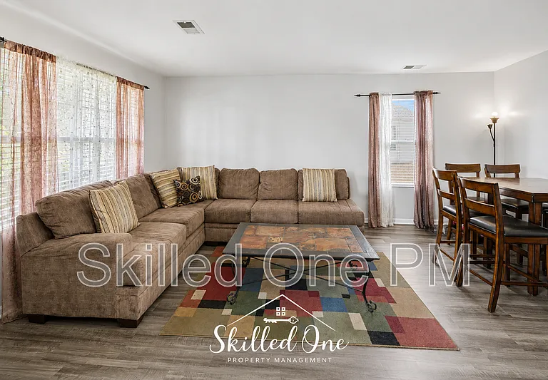 3914 Jack Pine Ct — Photo 3