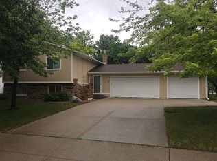 3902 4th St S, Moorhead, MN 56560