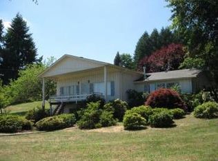 692 Blue Sky Dr, Cottage Grove, OR 97424