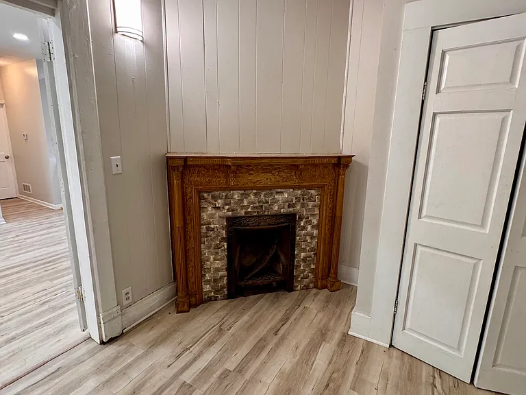 834 College Ave — Photo 24