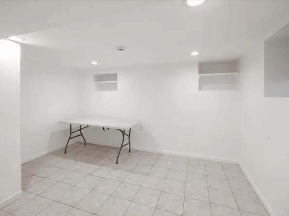 46 Garden Place image 30 of 34