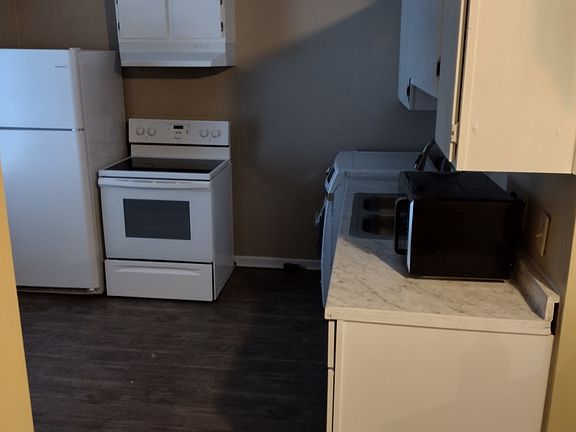 4th image of 115 Highland Ave #B