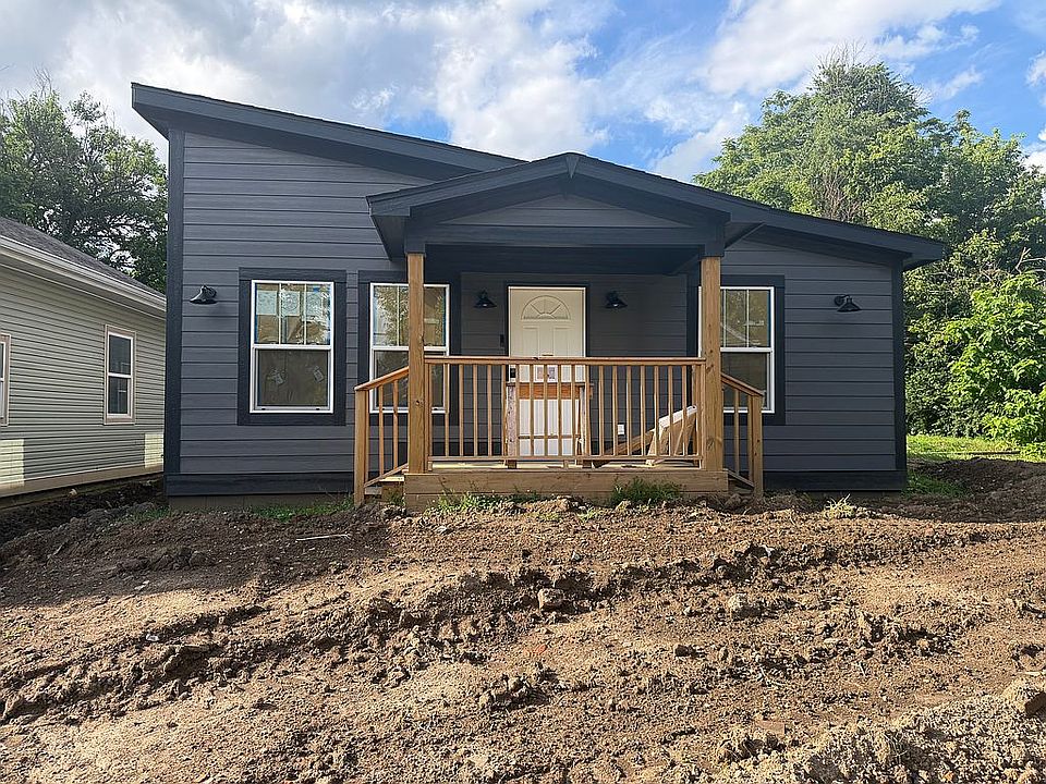 1st image of 3412 E 25th St