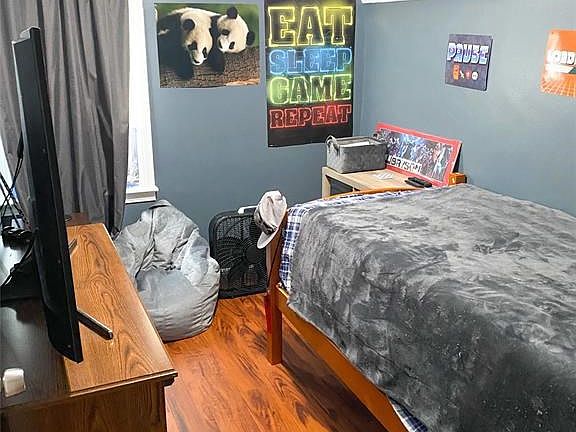 5th image of 1055 Park Ave