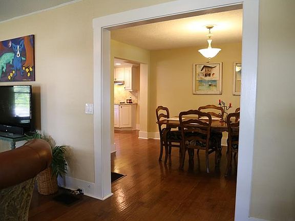 5th image of 205 28th St W